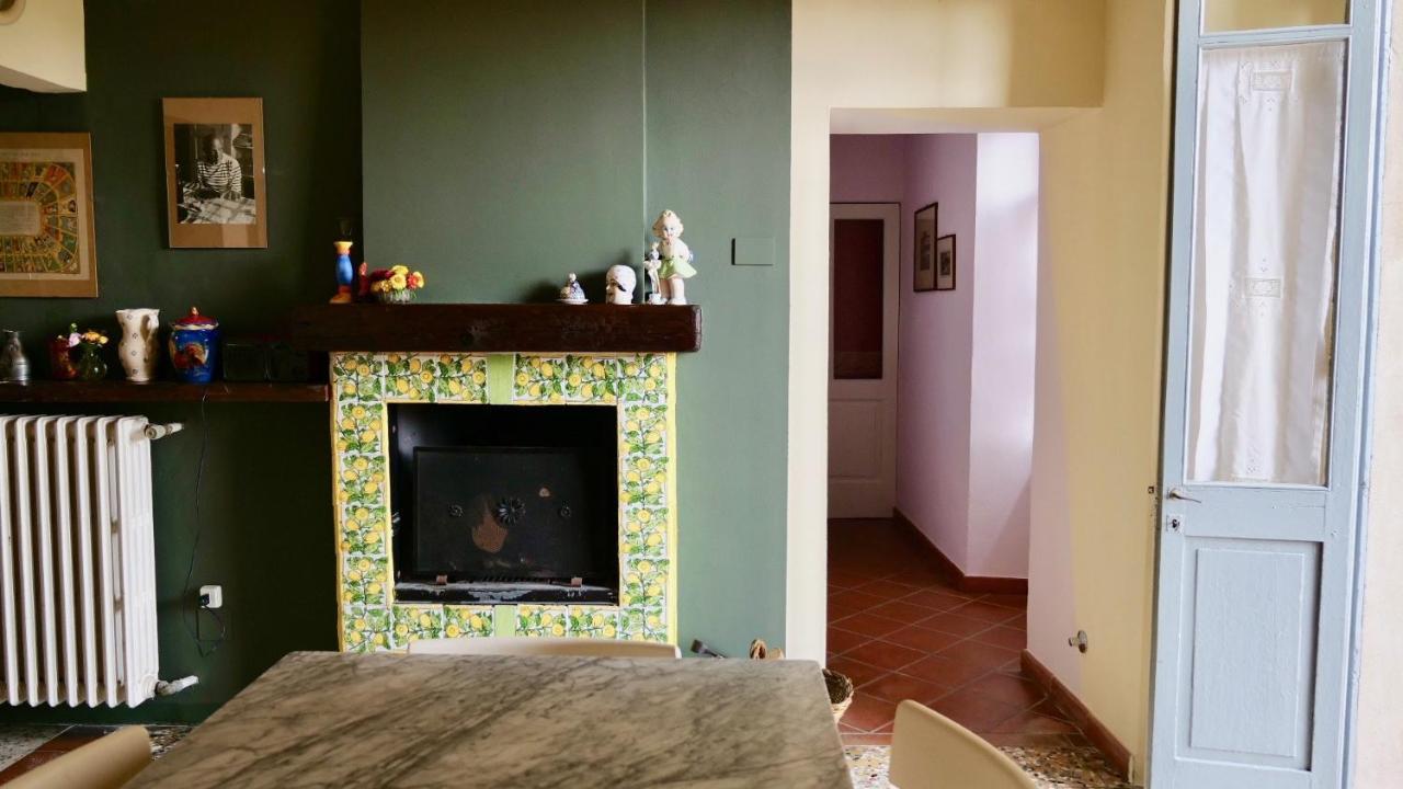 La Casa Di Giulia: Una Pausa In Collina Fubine Bagian luar foto